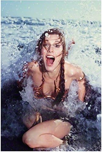 קארי פישר בתפקיד הנסיכה ליה מחייכת באוקיאנוס 8 על 10 אינץ ' תמונה